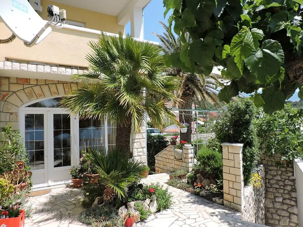 Captain'S Apartment Barbat na Rabu