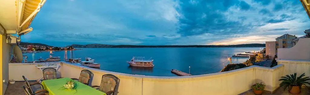 Captain'S Apartment Barbat na Rabu