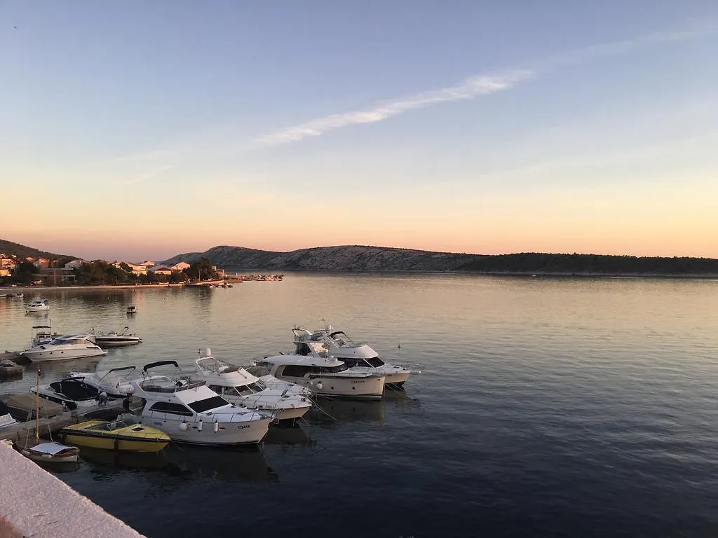 Captain'S Apartment Barbat na Rabu