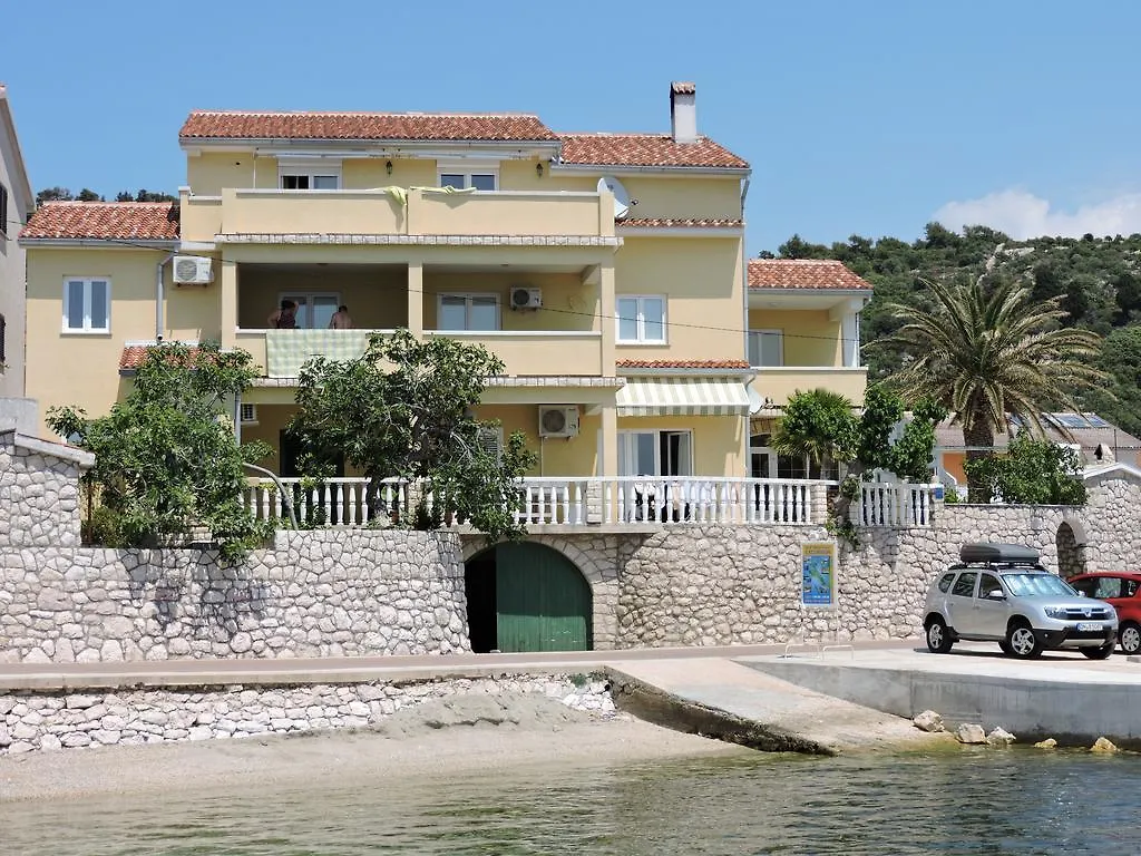 Captain'S Apartment Barbat na Rabu